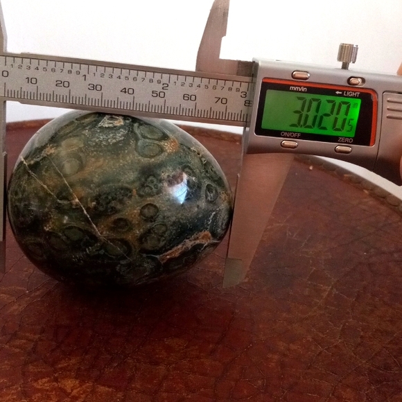Kimbaba Jasper Crystal Egg. 3.0"×2.6". - Picture 6 of 7